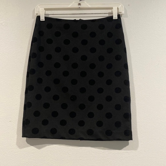 Banana Republic Black Velvet Polka Dot Pencil Skirt - Size 00P - Picture 1 of 10